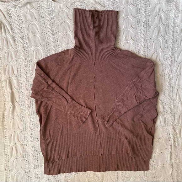 JESSICA SIMPSON women's turtleneck sweater - Picture 7 of 8